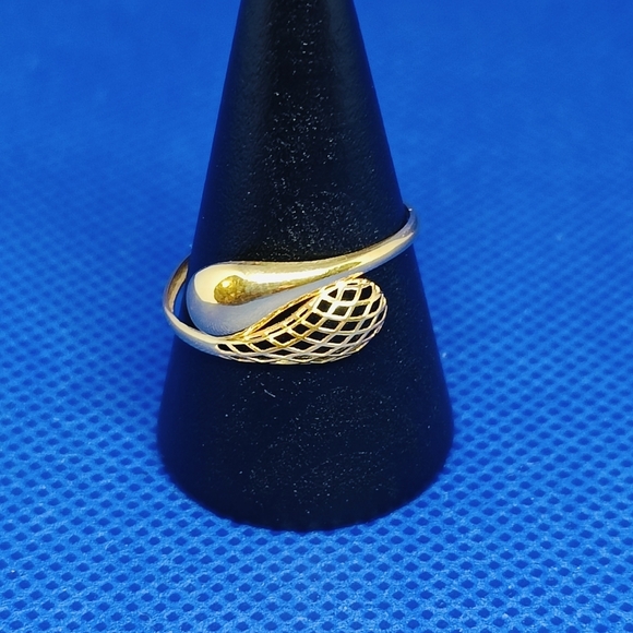 18k Saudi Gold Teardrop Ring Size 9 Only Real Gold Pawnable Lightweight - Picture 4 of 12